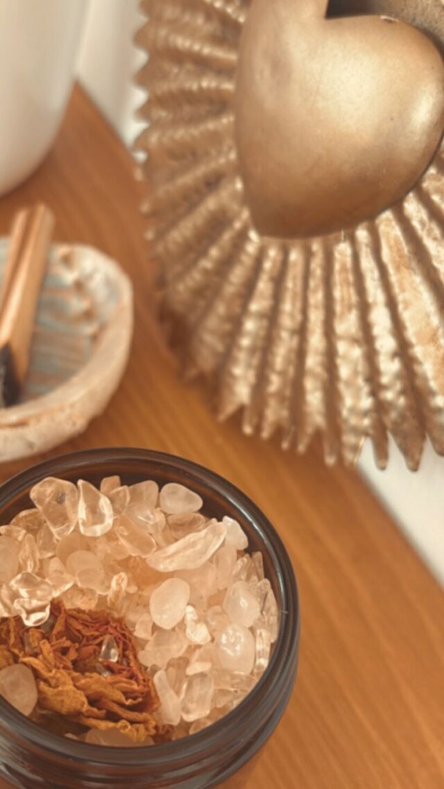 Équinoxe de printemps! 🙌 Le pouvoir des fleurs, partout, tout le temps… jusque dans les oshiboris chauds infusés aux plantes.✨

—
🪻Rdv via Planity ~ Lien en bio